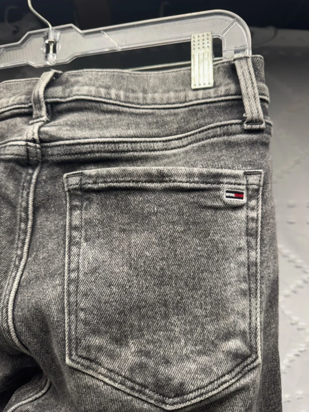 Tommy Hilfiger Legging Jeans Slimming Pocket Acid Wash Grey Red Script Size 6